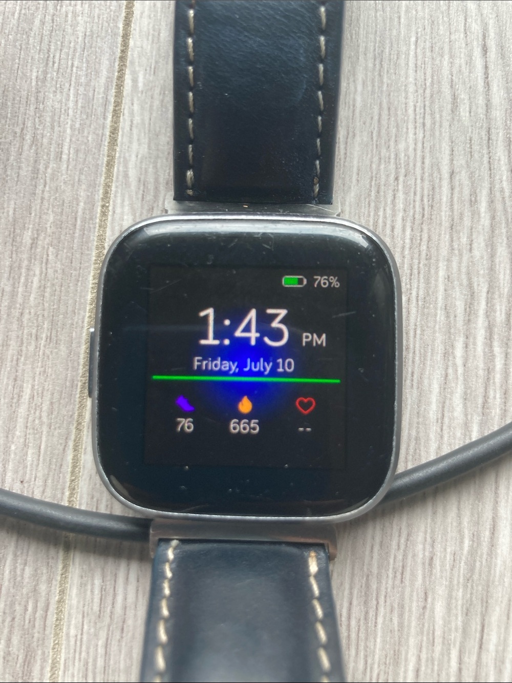 Fitbit versa 2 smartwatch, includes charger, 8-10 straps/bands - Picture 7 of 12